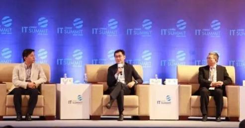 馬化騰李彥宏首次同臺探討AI：哪些商業(yè)應用將被顛覆?