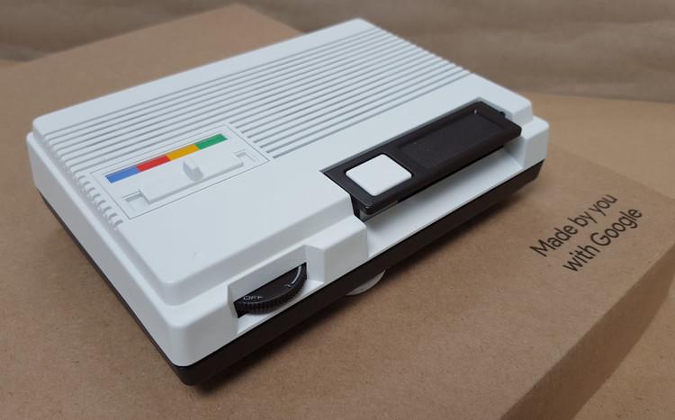 科技達人把語音助手塞進1986年產(chǎn)的收音機，打造另類Google Home