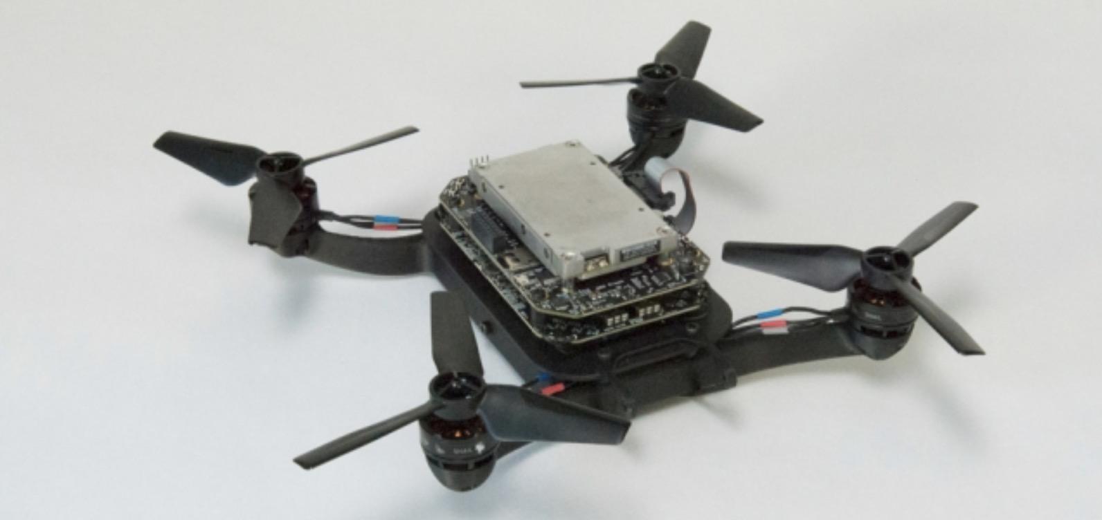 MIT開(kāi)發(fā)Flight Goggles VR系統(tǒng)訓(xùn)練無(wú)人機(jī) 為減少碰撞維修或更換