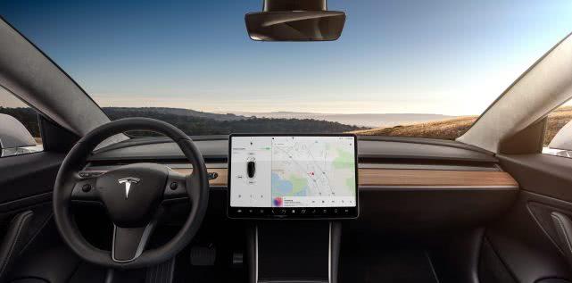 馬斯克證實(shí)：特斯拉電動車中控屏將支持觀看網(wǎng)絡(luò)視頻