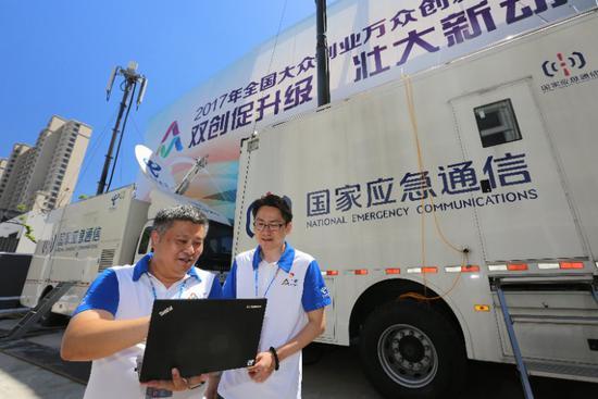 上海電信正式啟動(dòng)了“企業(yè)上云計(jì)劃”,為企業(yè)提供云主機(jī)、云存儲(chǔ)、CDN等全線云產(chǎn)品