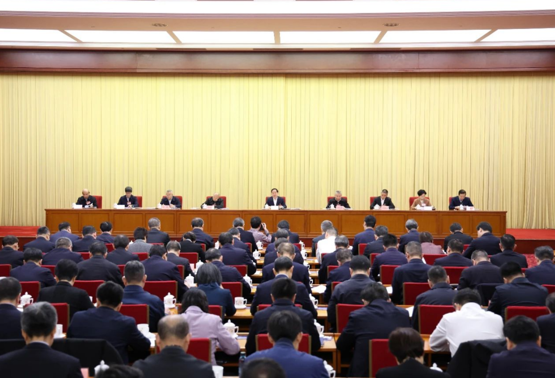 全國工信會議召開！工信部明確明年任務(wù)：推進5G、千兆光網(wǎng)規(guī)模部署，放寬電信市場準(zhǔn)入